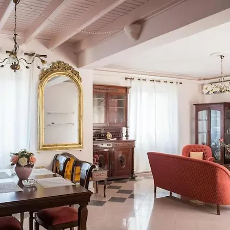 Apartment Paradiso