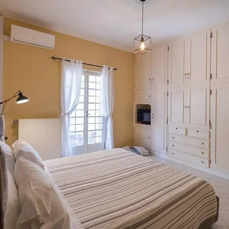 Paradiso Apartment *