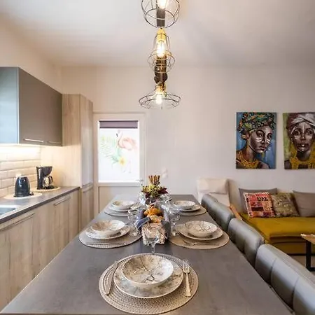 Paradiso Apartment *